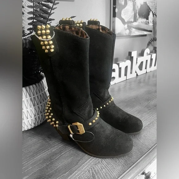 Betsey Johnson Yendell Black Suede Studded Western Boots Size 6 - Picture 12 of 16